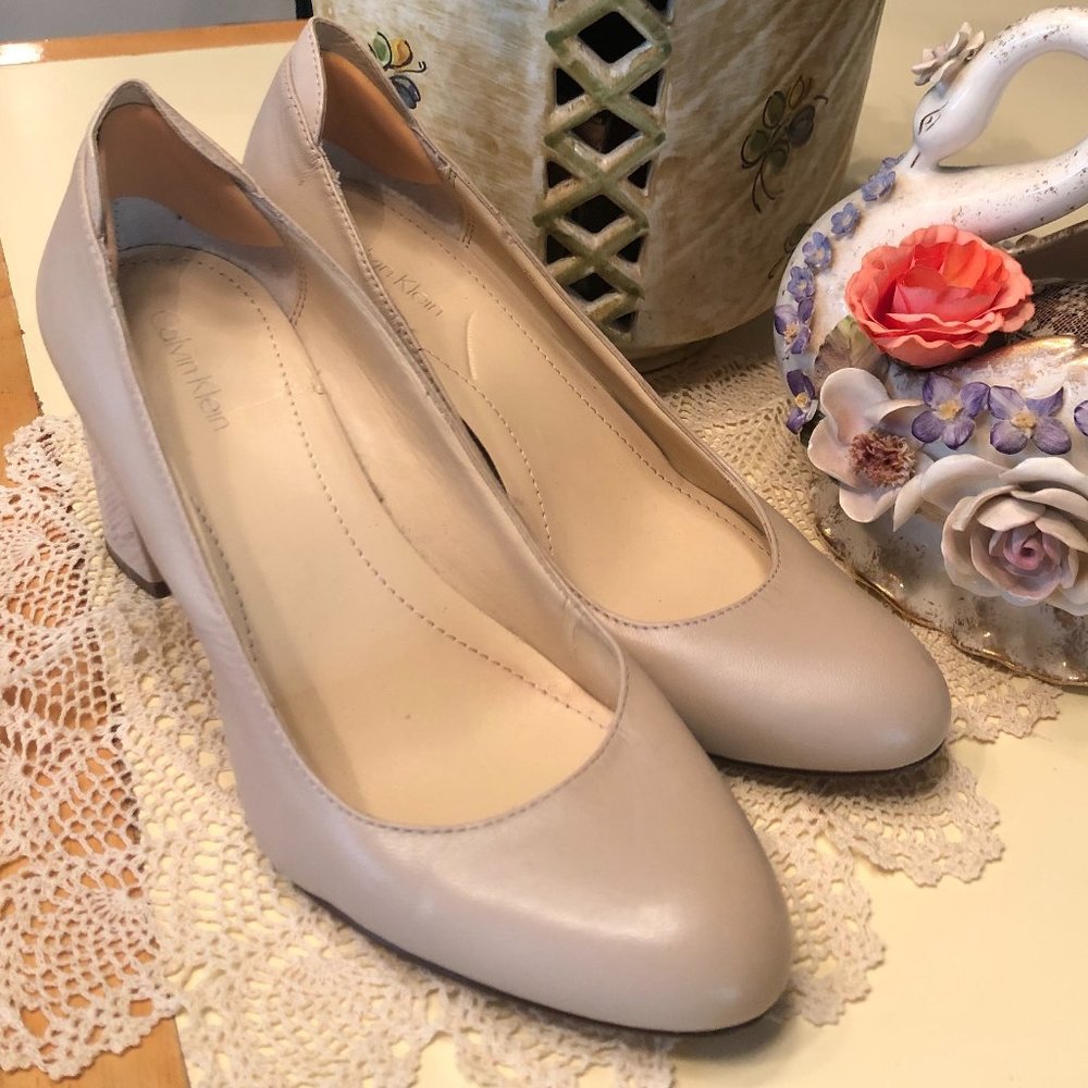 Calvin Klein Pumps